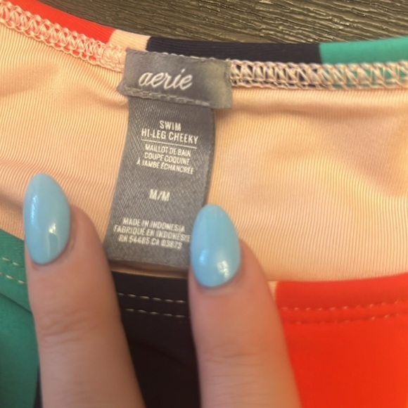 Bikini - Picture 2 of 2